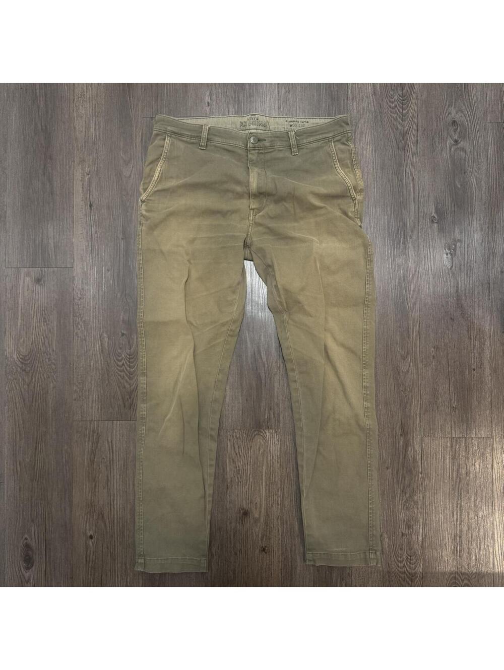 Levi's tan chino pants Size 33" #chinos #menswear #tanpants